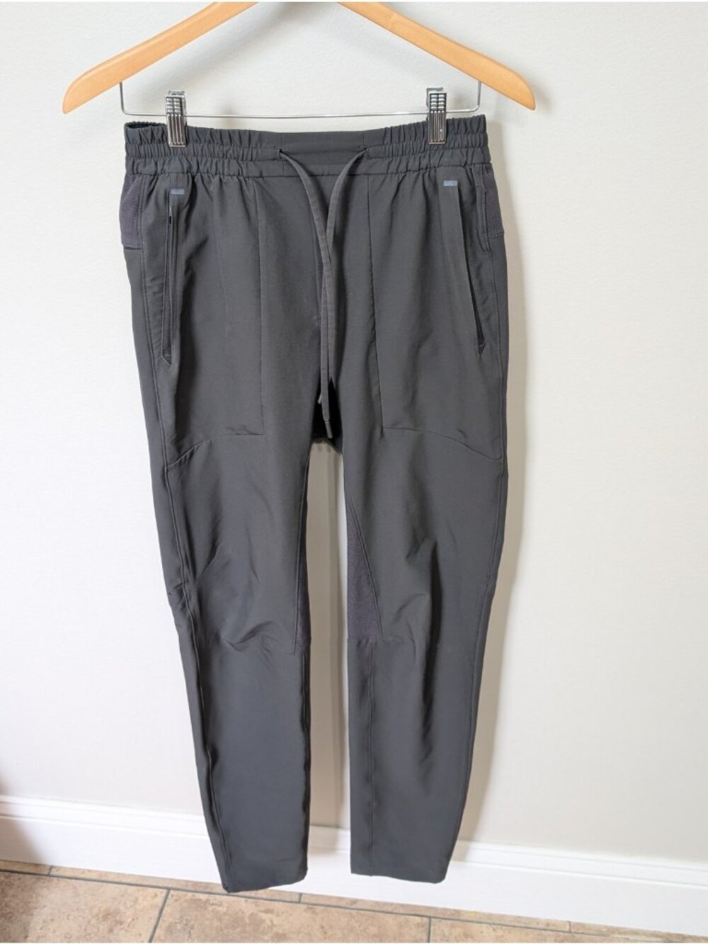 Lululemon License to Train Jogger Men's S Gray Activewear Pants